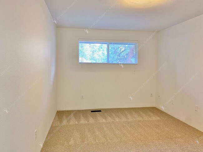 Building Photo - Mid-Century Modern Courtyard Gem in the Old Farm District