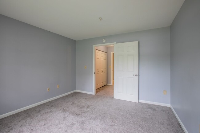 Building Photo - Lovely 2 BR/2 BA Condo in Glen Burnie!