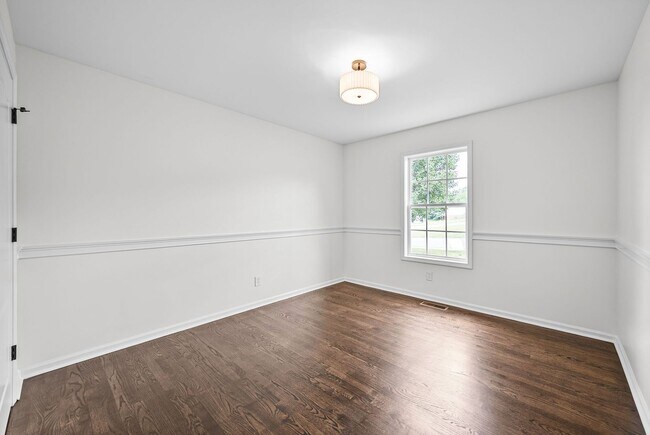 Building Photo - 270 Harold Dr