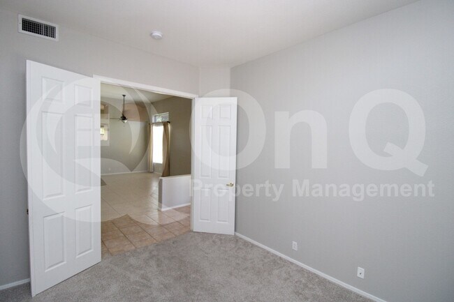 Building Photo - 5997 W Aurora Dr