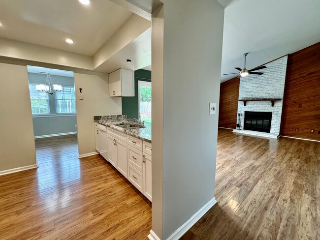 Building Photo - READY 05-15-25!! Ranch Home w/2-Car Garage...