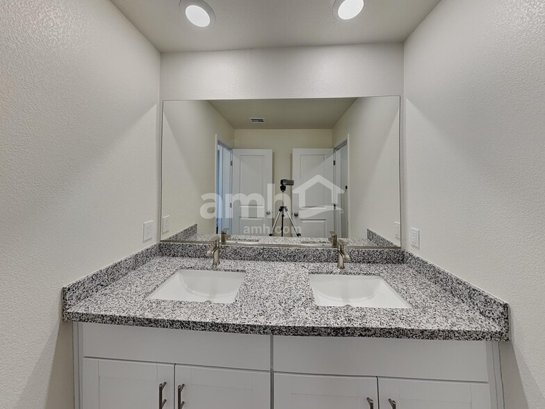 Building Photo - 327 Cape Seville Pl