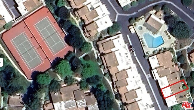 Building Photo - 1732 Palisades Dr