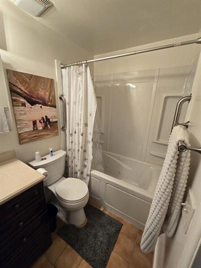 Building Photo - Beautiful Eastside Home Won't Last!!! Must See!!!