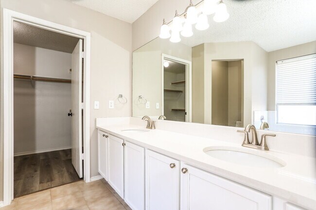 Building Photo - 1901 Purdue Dr