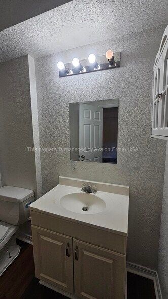 Building Photo - 5550 Windermere Dr