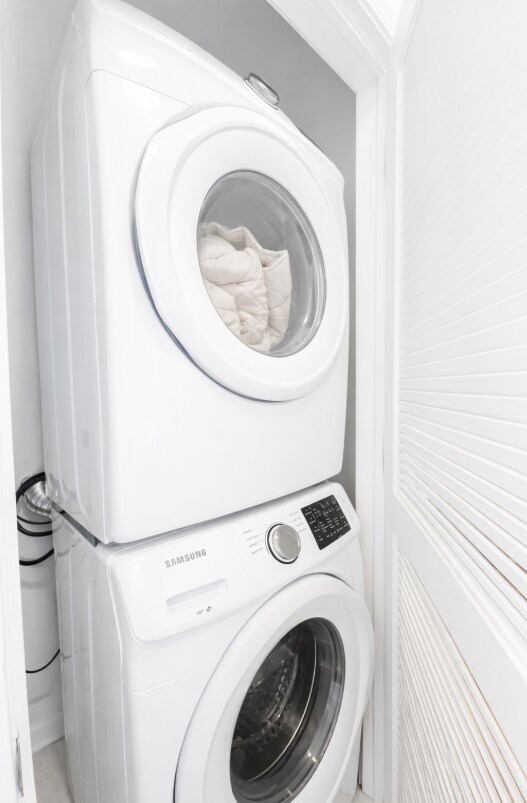 Building Photo - 1133 W Granville Ave