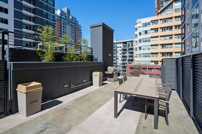 Building Photo - Light and Bright Little Italy 2-Bedroom at