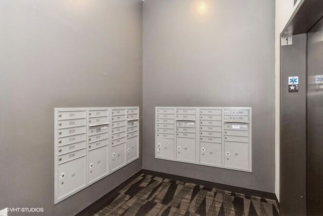 Building Photo - $1,350 | 1 Bedroom, 1 Bathroom Furnished A...