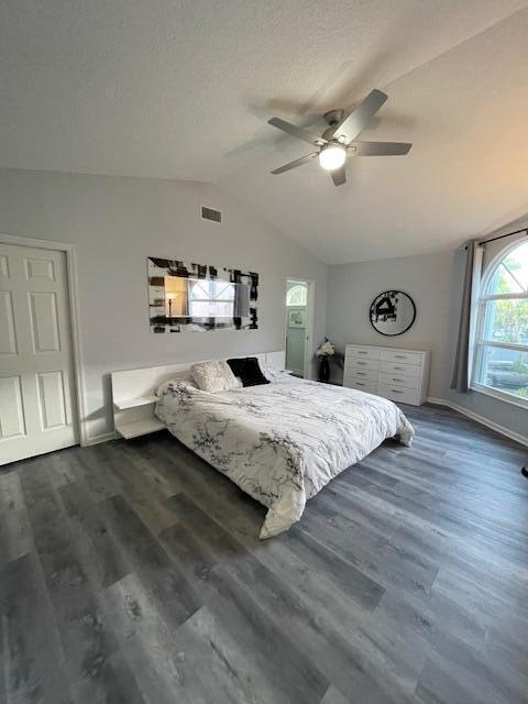 Building Photo - 3602 Fairway Dr N