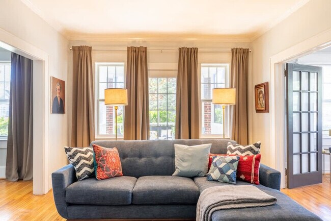 Building Photo - 800 Magnolia Ave