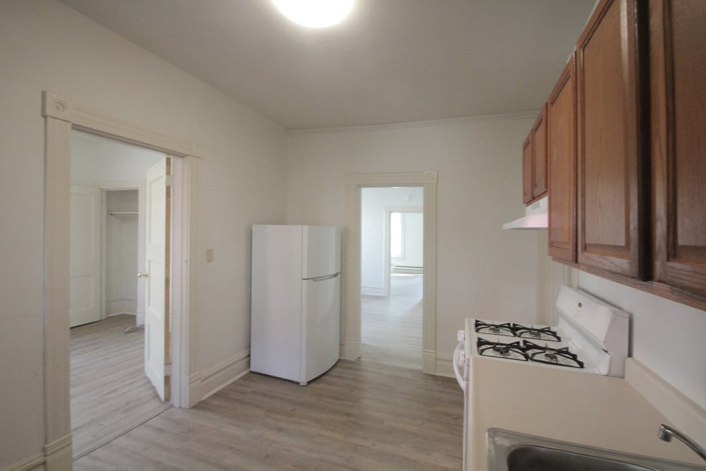 Building Photo - 429 Kelly Ave