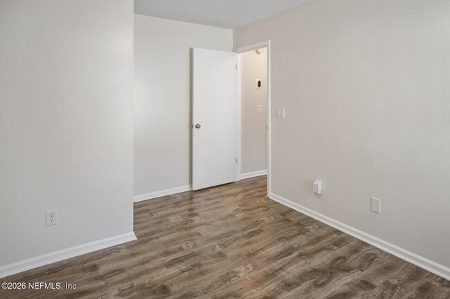 Building Photo - 1329 Cove Landing Dr