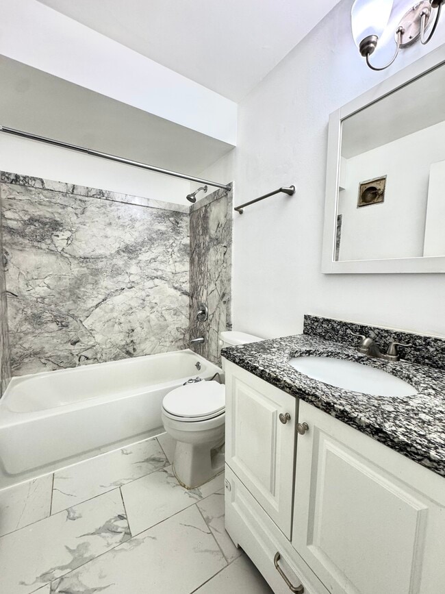 Building Photo - 5644 W 105th St