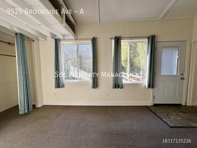 Building Photo - 9525 Brookside Ave