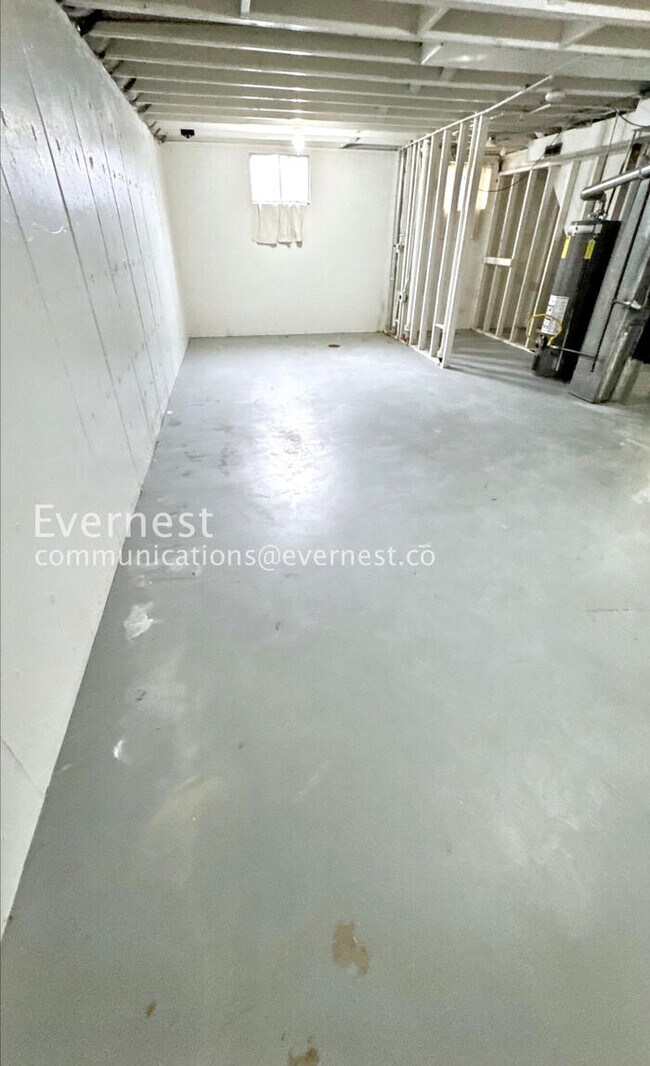 Building Photo - 5618 S Fox Cir