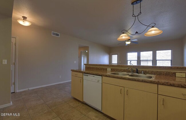 Building Photo - 501 Redd Rd