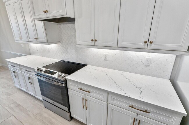 Building Photo - 128 Del Palma Dr