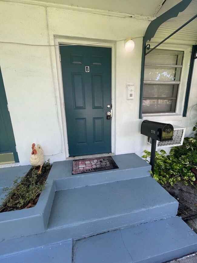 Primary Photo - 711 Gotham Ct