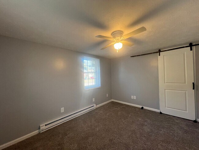 Building Photo - 2218-C Murchsion Rd. ~Murchison ~ 2 WEEKS FREE