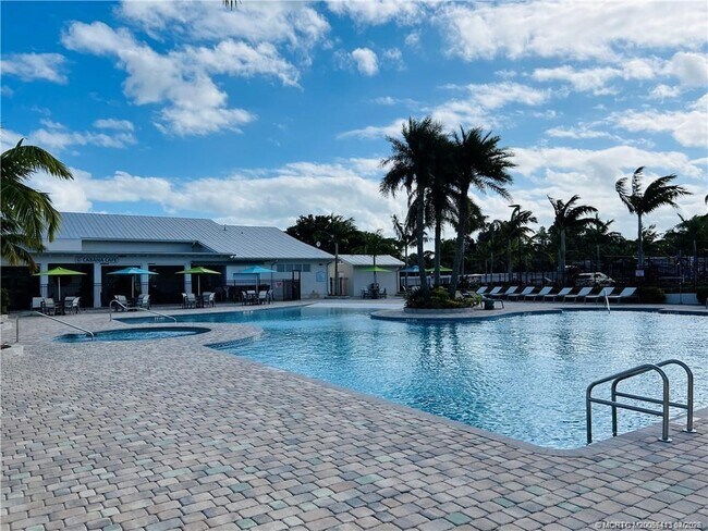 Building Photo - 35 NE Nautical Dr