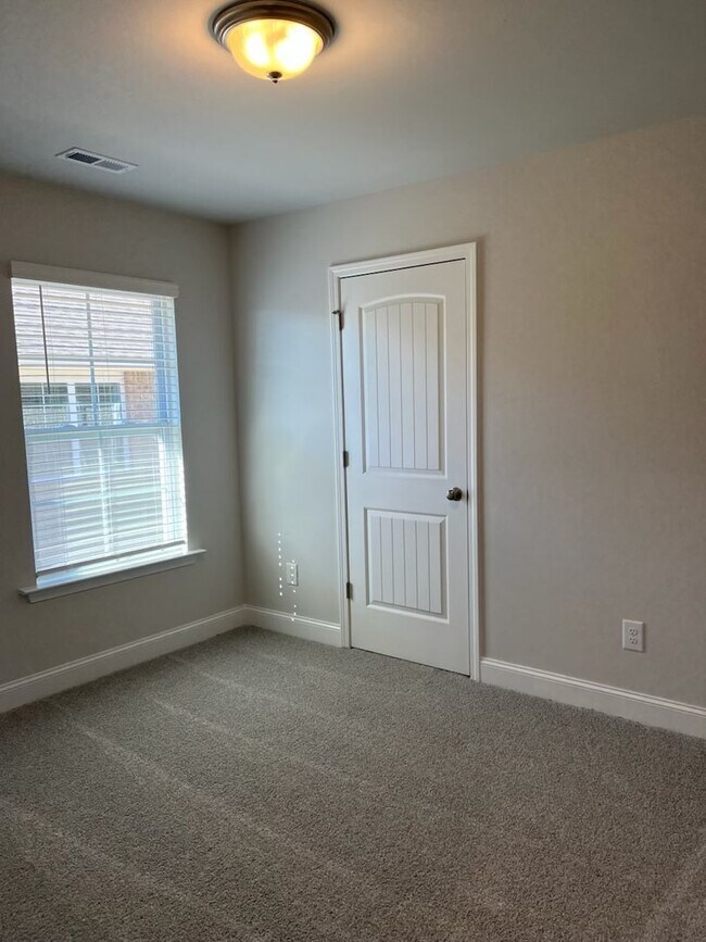 Building Photo - MADISON City Schools! MOVE IN READY NEW 4BR