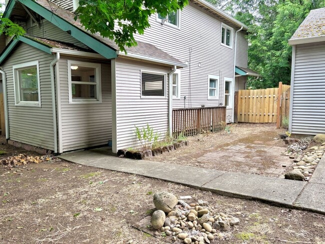 Building Photo - 12638 SE Foster Rd