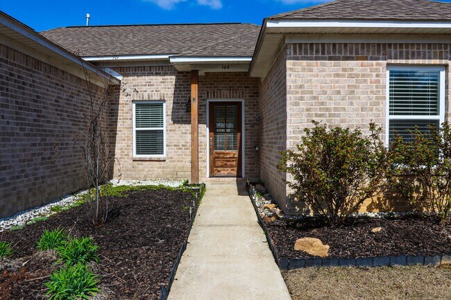 Building Photo - Family Home in Shelbi Place Available June 2026