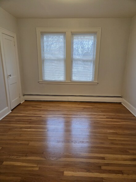 Building Photo - 168-170 Oak St