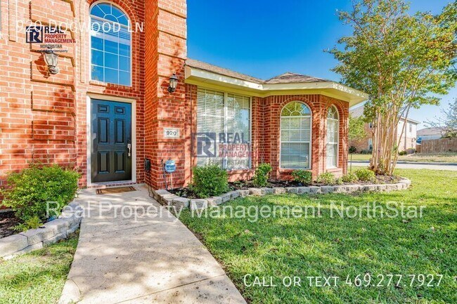 Building Photo - 920 Dogwood Ln