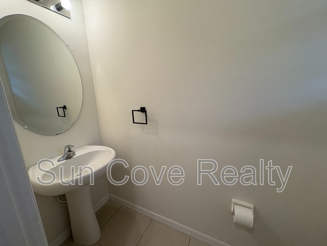 Building Photo - 32997 Kaloko Rd