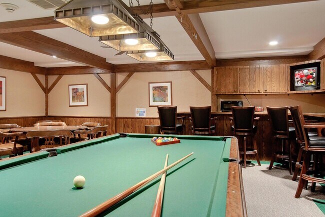 Building Photo - 1000 Urlin Ave