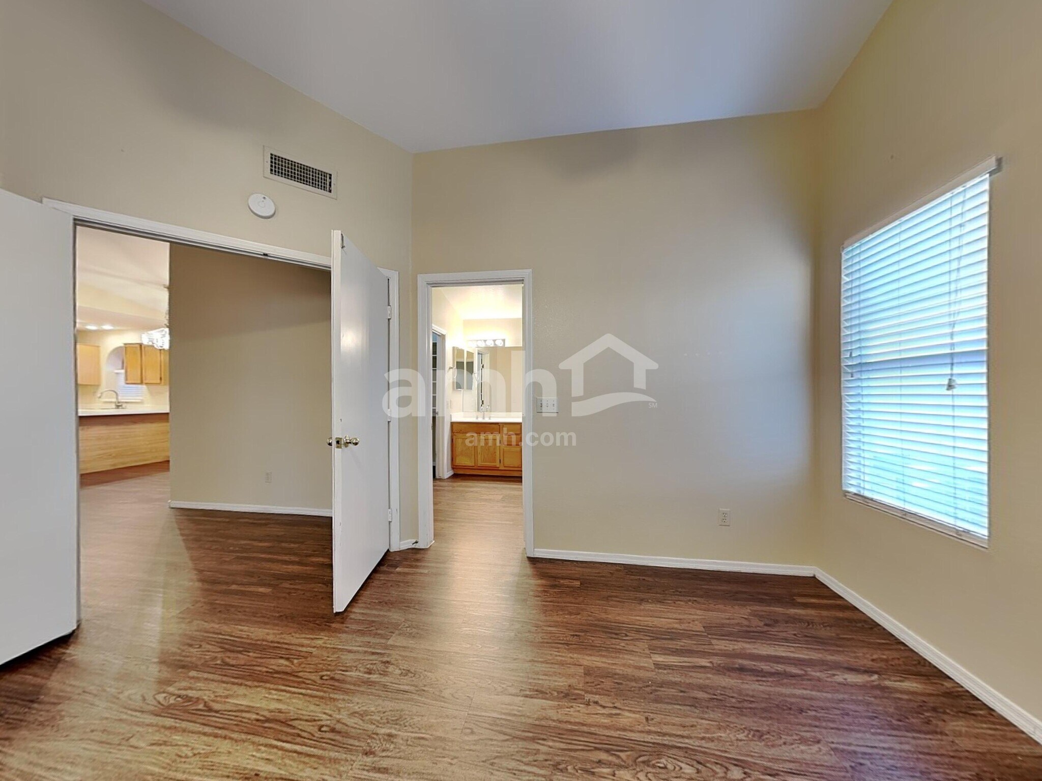 Building Photo - 4106 E Alder Ave