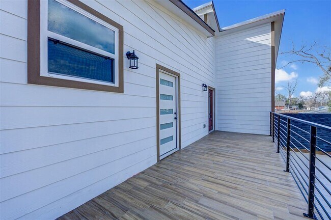 Building Photo - 6304 Maybell St