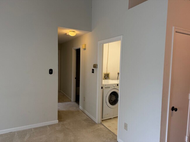 Building Photo - Spacious 2 Bedroom 2 Bathroom Condo in Asp...