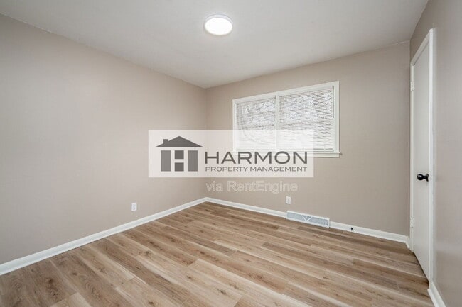 Building Photo - 8514 W 9th St N