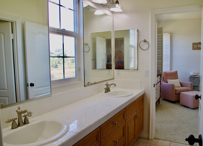 Building Photo - Carlsbad Arroyo Retreat