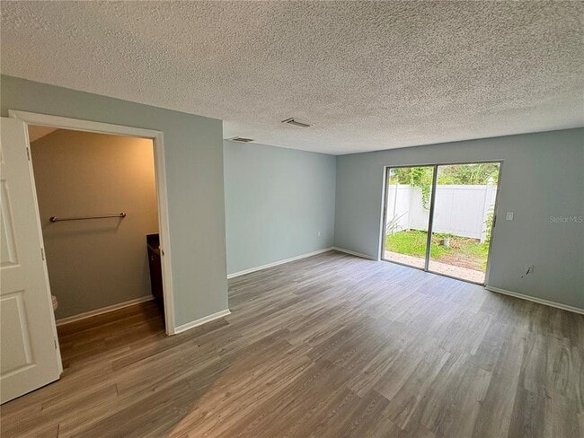 Building Photo - 408 57th Ave Dr E