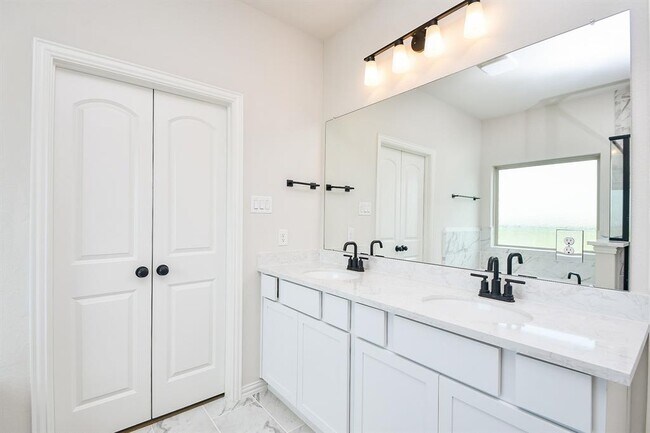 Building Photo - 21338 Nolan Creek View Dr