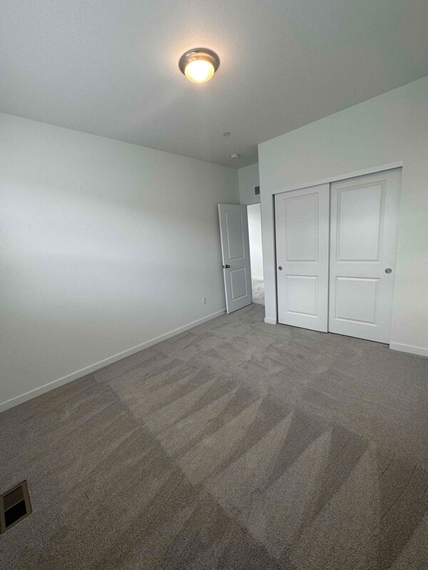 Building Photo - 5392 Euclid Dr