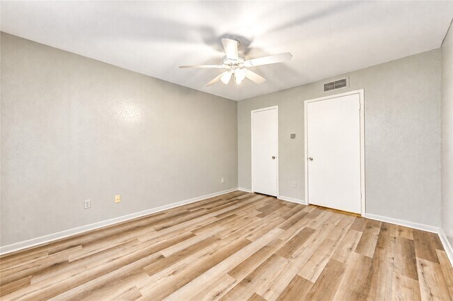 Building Photo - 6606 De Moss Dr