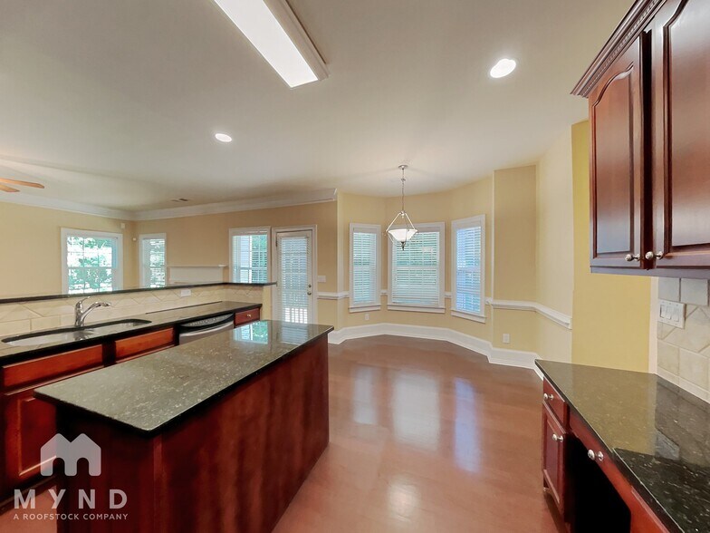 Building Photo - 131 Grandiflora Dr