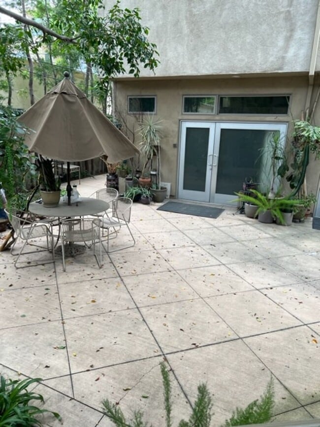 Building Photo - Home-Sweet-Home Vibe in Harper Ave!