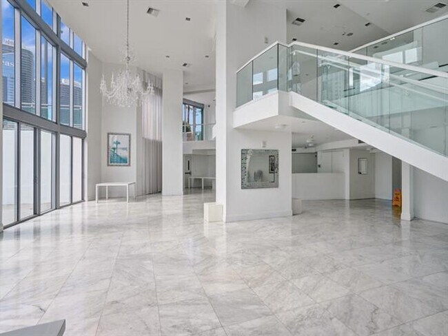 Building Photo - 350 S Miami Ave