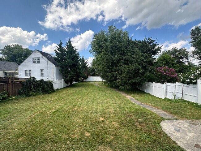 Building Photo - 130 Morningside Dr