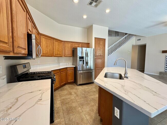 Building Photo - 2671 S Dragoon Dr