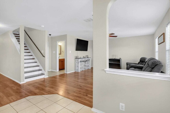 Building Photo - "Charming 3-Bedroom Home with ONE MONTH FREE!*"