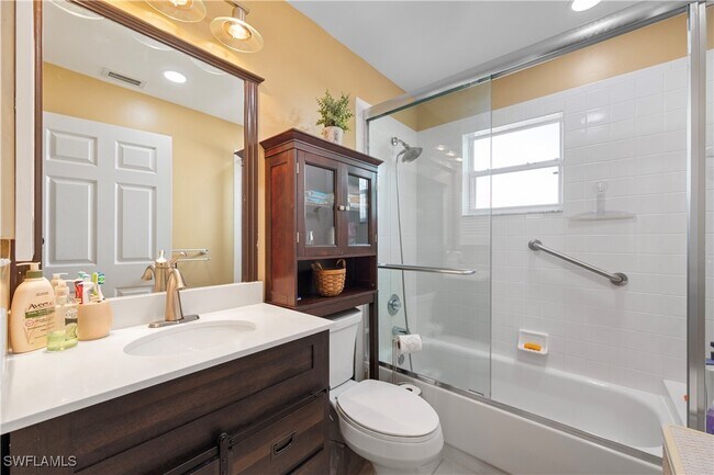 Building Photo - 174 Pebble Shores Dr