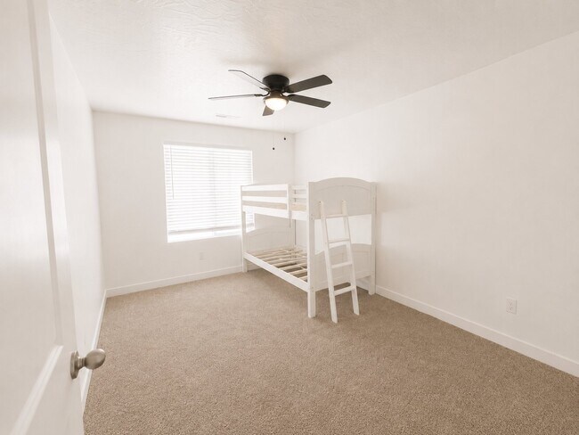 Building Photo - 1671 Cedar Mesa Dr