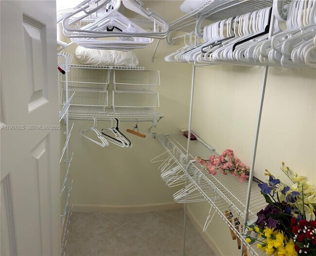 Building Photo - 5200 NW 31st Ave